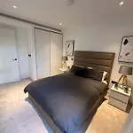 Luxury 1 Bedroom Apartment In White City 1 Minute From Westfield