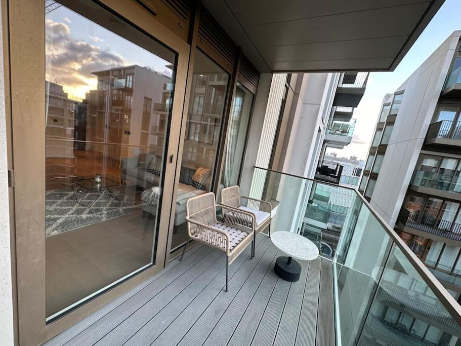 Luxury 1 Bedroom In White 1 Minute From Westfield Londra